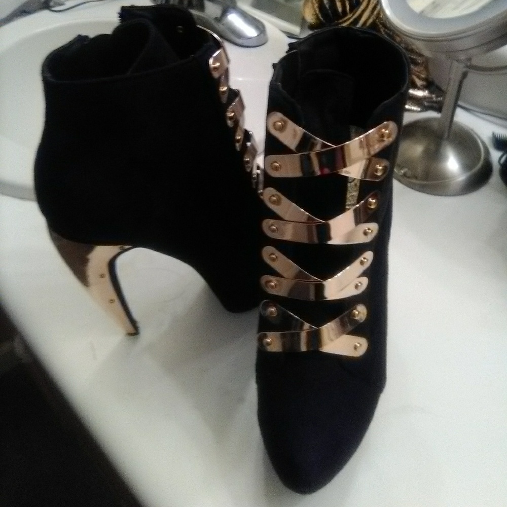 New black & gold booties